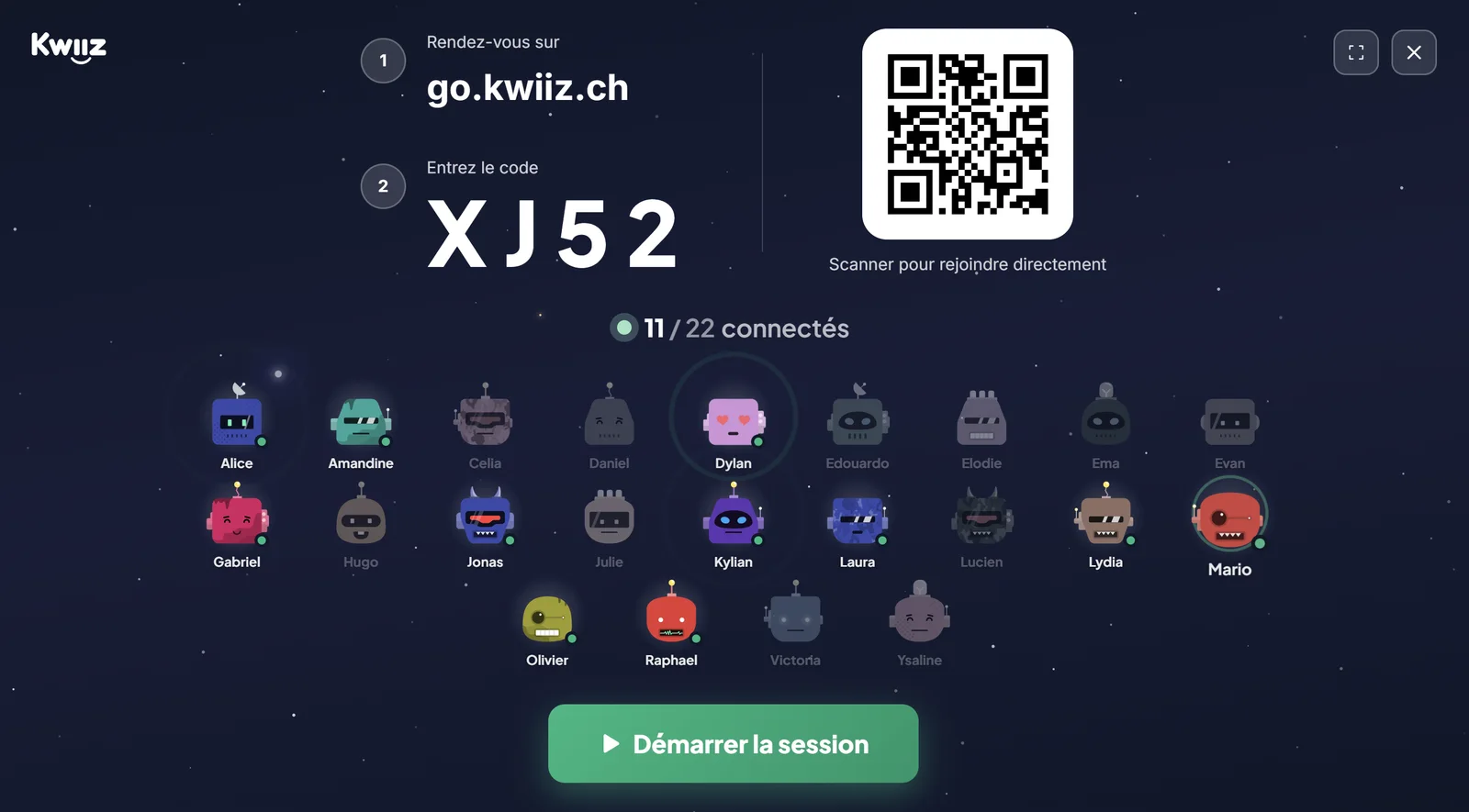 Le lobby projeté au tableau : le code XJ52, le QR code et les élèves qui arrivent